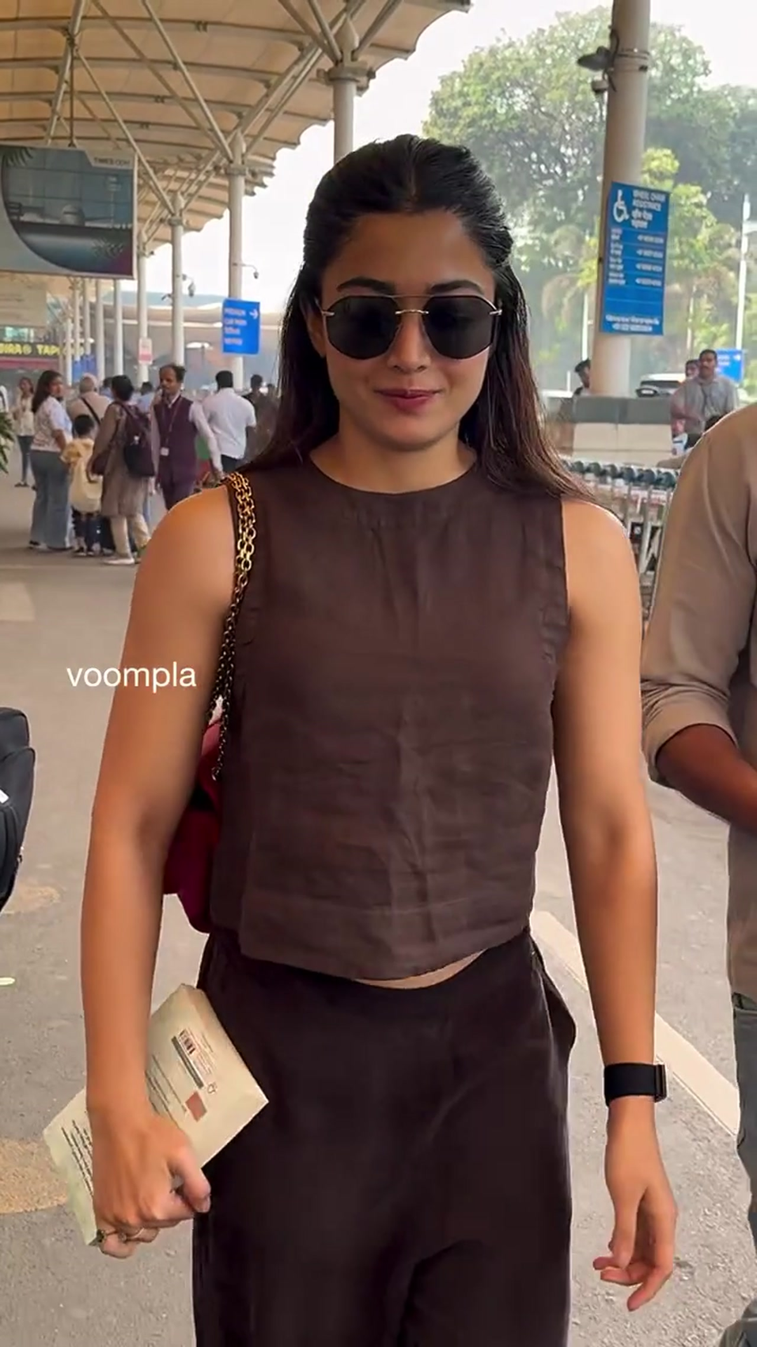 Rashmika Mandanna Sleeveless Pure Linen Coord Set